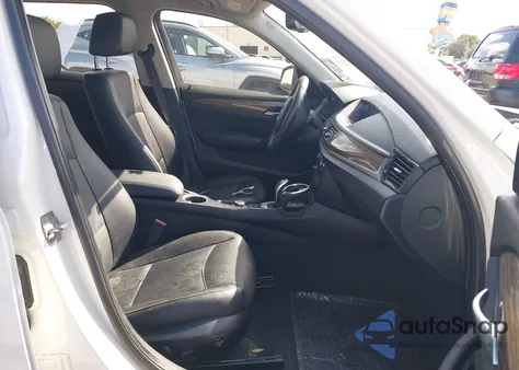 2015 BMW X1 Sdrive28I z USA, uszkodzony, nr VIN WBAVM1C51FV318788